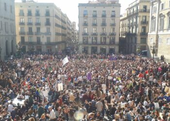 Alberto Garzón califica de “muy buena noticia” las movilizaciones estudiantiles contra el cambio climático y advierte de que “la política no puede permanecer rezagada de esta realidad”