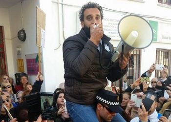 El popular médico «Spiriman» confabuló con el PP andaluz y ahora desvela los mensajes intercambiados con Moreno Bonilla