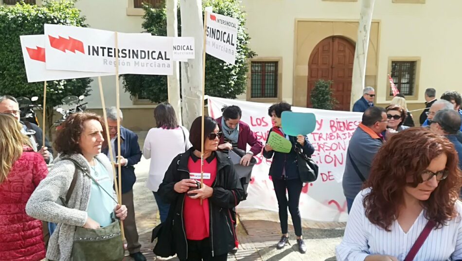 STERM Intersindical denuncia los retrasos en el pago a los centros educativos y los continuos recortes económicos en su mantenimiento y funcionamiento