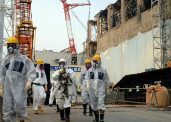 Greenpeace recuerda el innecesario riesgo de ampliar la vida de las nucleares en el aniversario de Fukushima