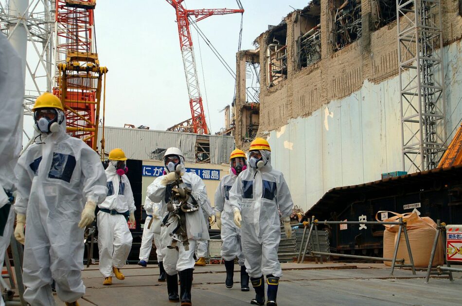 Greenpeace recuerda el innecesario riesgo de ampliar la vida de las nucleares en el aniversario de Fukushima
