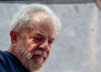 Limitan acceso de los abogados defensores a Lula
