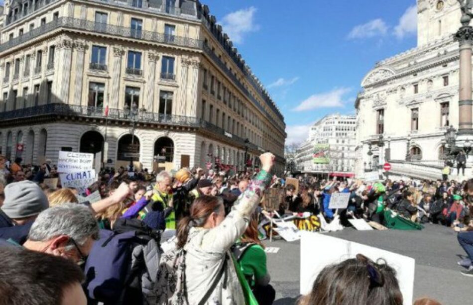 Francia: los chalecos amarillos convergieron con ambientalistas y antirracistas