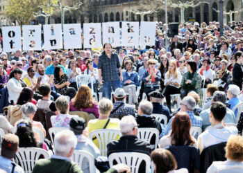 Pablo Iglesias: «Si gobernamos, los bancos van a  devolver euro por euro a las familias»