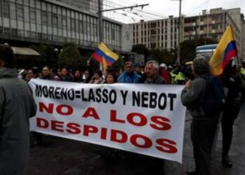 Ecuador: Rechazan despido masivo de trabajador@s públicos