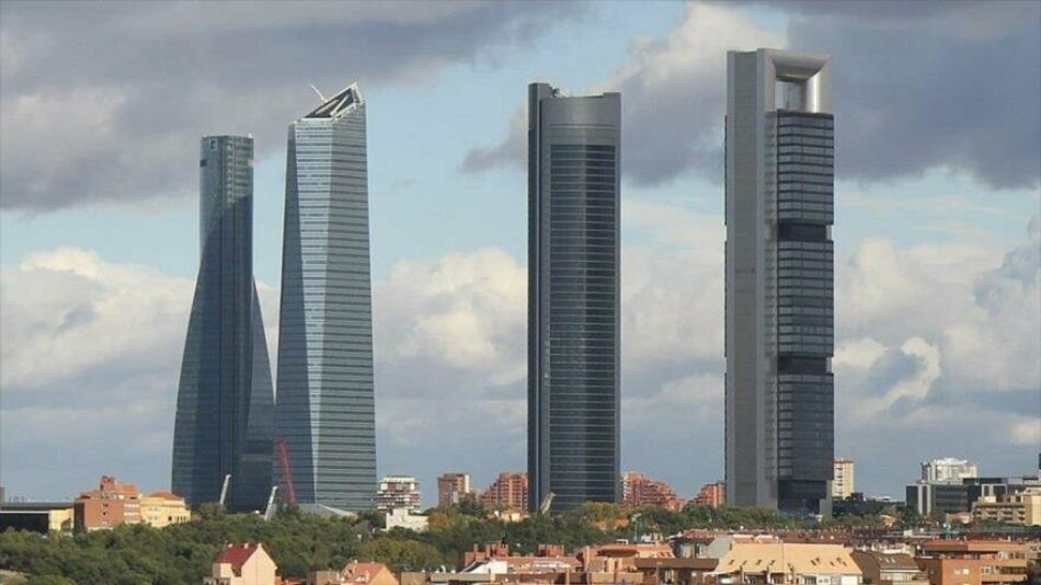 Falsa amenaza de bomba en Torre Espacio, el rascacielos que alberga embajadas en Madrid
