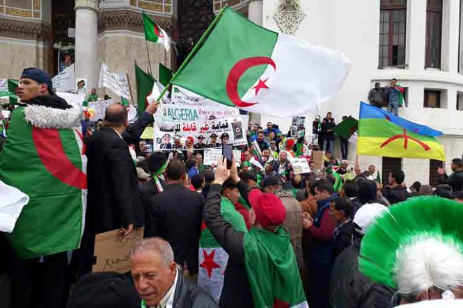 Séptimo viernes de protestas en Argelia augura día de definiciones