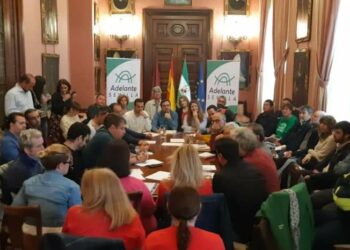 Alberto Garzón se compromete a “reforzar el sistema público de pensiones” fijando por ley su “revalorización conforme al IPC”