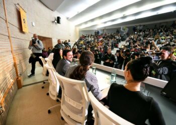 Garzón señala desde Málaga que “nuestro mensaje más importante es que el estado de las cosas no es inamovible, se puede cambiar y somos la alternativa para hacerlo”