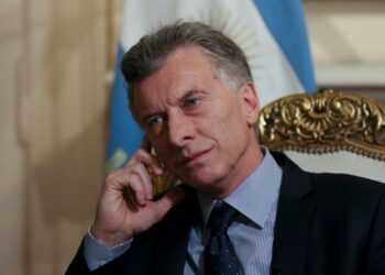 Inflación y pobreza, las promesas truncas que son la pesadilla de Macri en Argentina