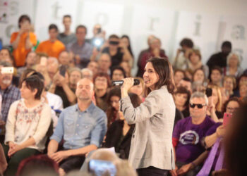 Irene Montero: «Pedimos el voto porque sabemos que aplicar medidas sociales es posible, como hemos hecho subiendo el salario mínimo»