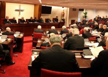 Sumar quiere impulsar en el Congreso una comisión de abusos en la Iglesia Católica española, y abre el debate sobre la supresión de su casilla del IRPF