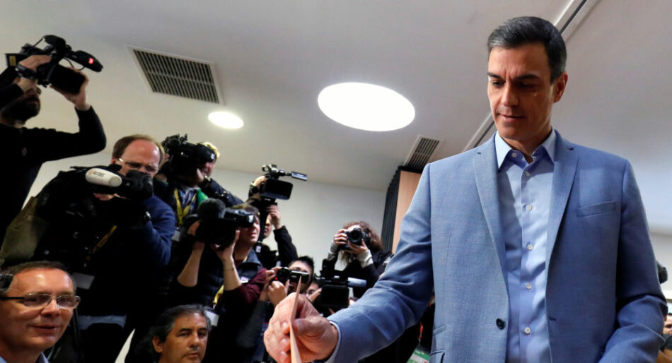 Pedro Sánchez ejerce su derecho a voto y pide «estabilidad para 4 años»