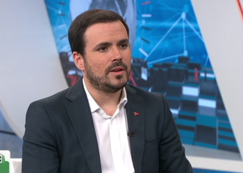 Alberto Garzón avisa que Sánchez “en absoluto” ha descartado pactar con Rivera y que si les dan los números habrá “presiones internas y de los poderes económicos” para hacerlo