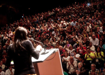 Irene Montero: «A la derecha más cruel solo se le pone freno blindando derechos sociales»