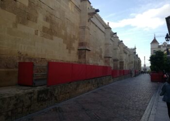 Ganemos Córdoba denuncia que los palcos “privatizan” la Semana Santa y “amenazan” la Mezquita