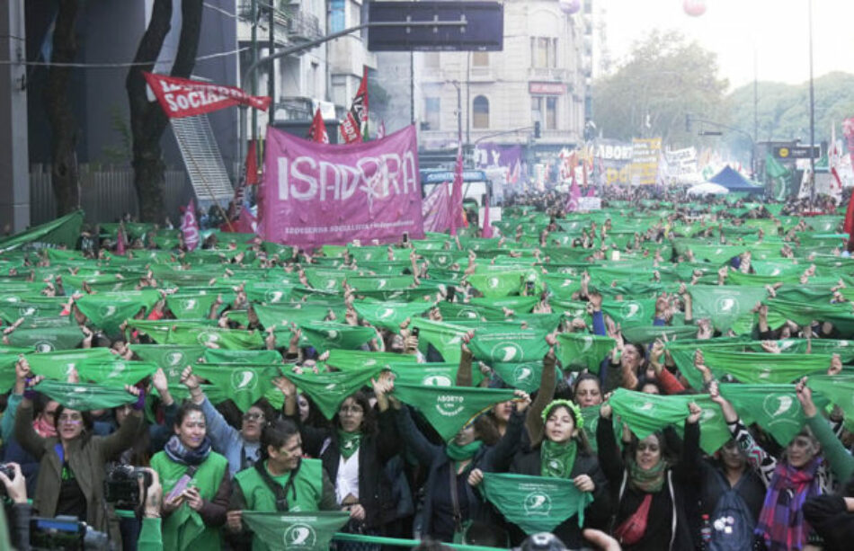 Argentina. Presentan nuevamente el proyecto de Ley del aborto: Una multitud lo aprobó en las calles