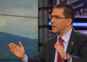 Arreaza: EEUU inventa origen electoral a sus títeres en Venezuela