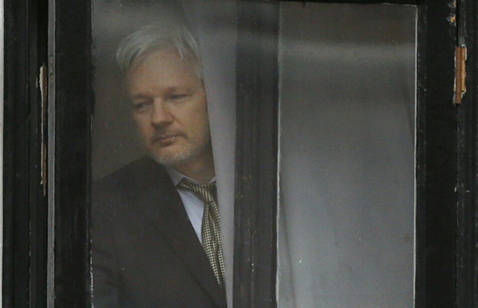 Defensa de Assange se opondrá a que Ecuador entregue sus documentos a EEUU