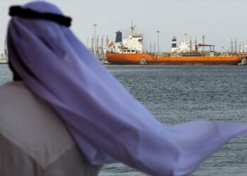 Caen bolsas de países árabes del Golfo Pérsico tras ataque en Emiratos Árabes Unidos
