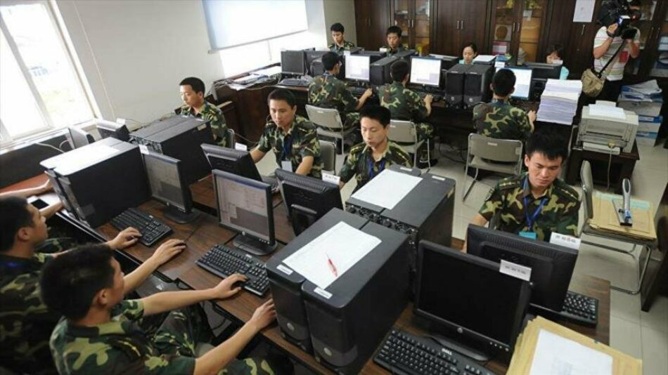 Ejército chino “jubilará” Windows por riesgo de hackeo de EEUU