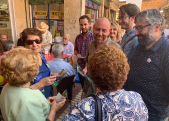 Ernesto Alba: «Los fondos buitres han invadido sectores estratégicos como la vivienda, la agricultura o el transporte»