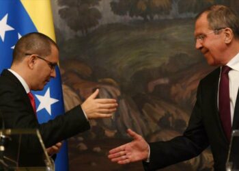 Venezuela se alía a Rusia y China para enfrentar amenaza de EEUU