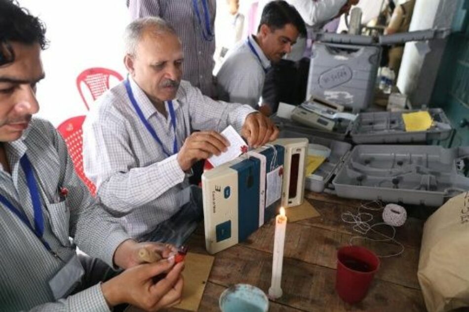 Inicia conteo de votos de elecciones legislativas en India