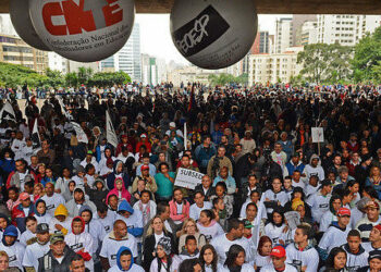 Universidades de Brasil convocan huelga general ante ajuste