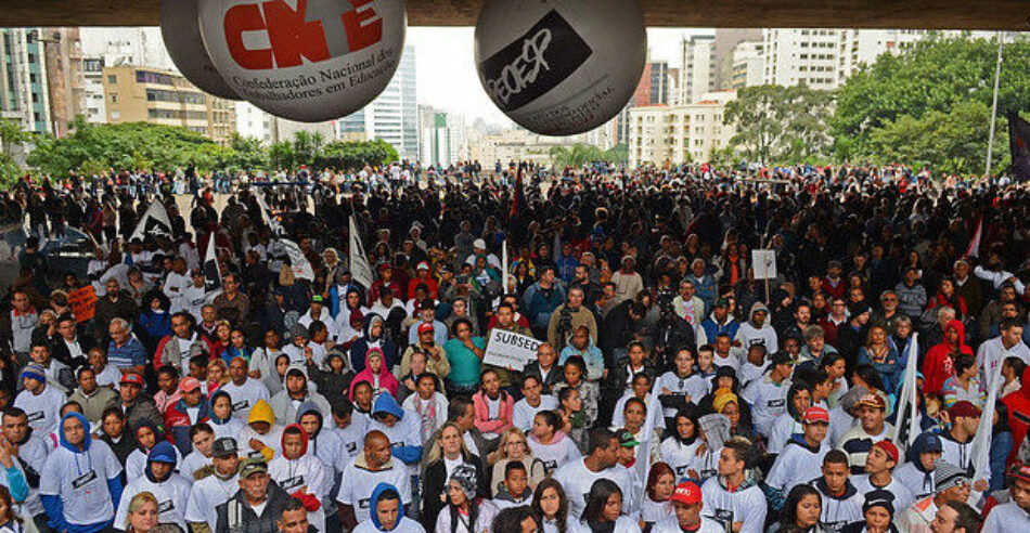 Universidades de Brasil convocan huelga general ante ajuste