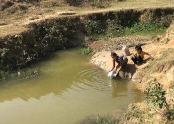 El suministro de agua para los refugiados rohingya cae a niveles críticos por una estación seca más larga