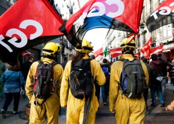 Bomberos forestales convocan una concentración de protesta en Valencia contra las precarias condiciones del servicio de emergencia