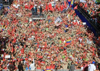 Nicolás Maduro propone adelantar elecciones de la Asamblea Nacional durante la gran movilización chavista