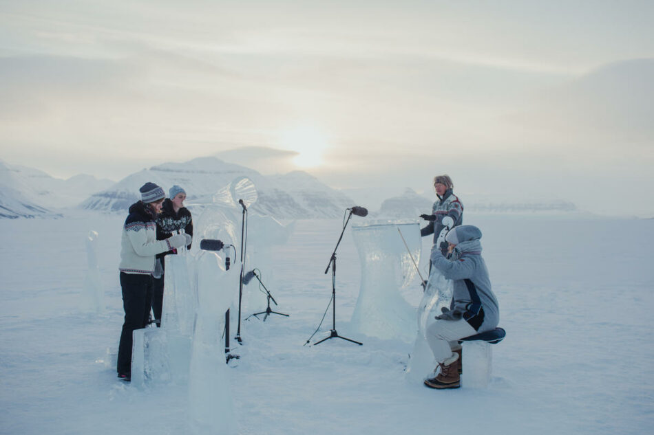 Concierto sobre hielo en el extremo norte del Ártico para apoyar la creación de santuarios marinos