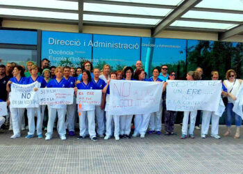 La plantilla de Clece (contrata de limpieza en la nueve Fe) inicia concentraciones en protesta por los constantes recorte a que les somete la dirección de la empresa subcontratista