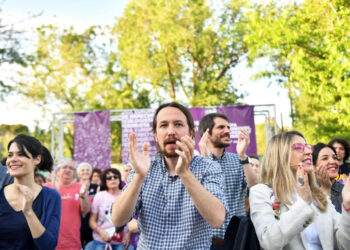 Pablo Iglesias: «Las políticas de Merkel están detrás del auge de la extrema derecha. Queremos una Europa con los derechos de la gente primero»