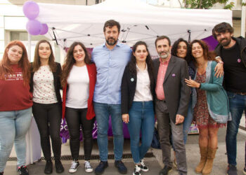 Eva Solla e Vanessa Angustia arroupan a candidatura de Podemos-EU Son En Común en Pontevedra para poñer en práctica medidas sociais por e para a cidadanía