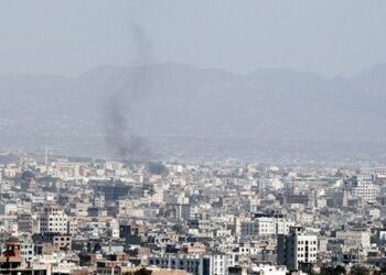 Bombardeos sobre la capital de Yemen dejan al menos 6 muertos