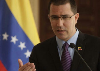 Canciller Arreaza rechaza declaraciones de Iván Duque sobre Venezuela