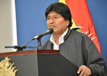 Evo Morales repudia consecuencias de políticas del FMI