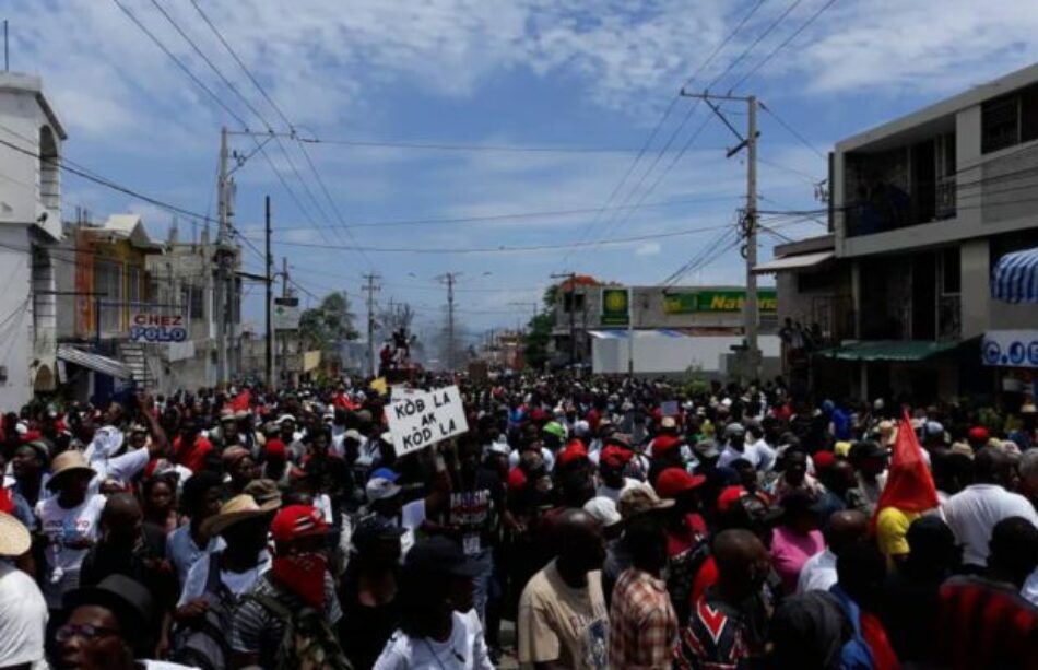 ¿Quiénes y por qué sostienen al impopular gobierno haitiano?