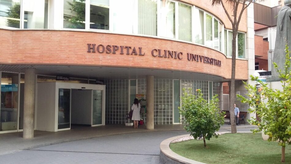 El personal de limpieza del Hospital Clínico Universitario de Valencia desmiente informaciones publicadas anteriormente sobre su negativa a retirar residuos de las plantas