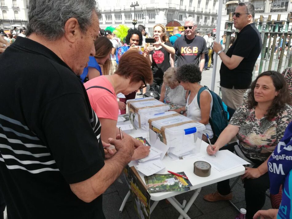 Más de 18.000 personas participan en la consulta republicana en Madrid