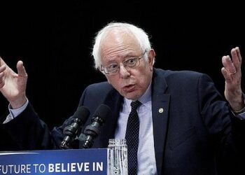 Sanders propone cancelar la deuda de los estudiantes estadounidenses, que se eleva a 1,6 billones