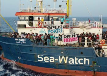 Italia impondrá multas, de entre 10.000 y 50.000 euros, a las ONG que salven vidas en el Mediterráneo