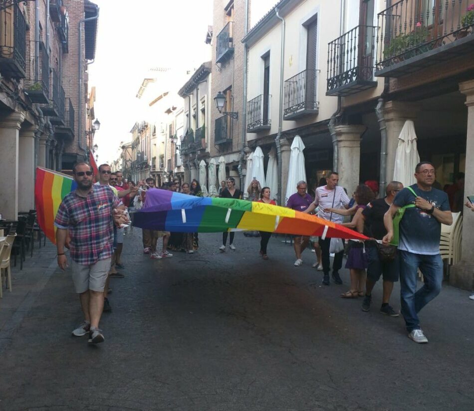 PSOE y Unidas Podemos denuncia la propuesta de Vox de trasladar la marcha del Orgullo