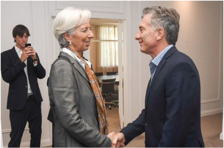 Negro futuro inmediato en Argentina: Macri se va, pero el FMI se queda