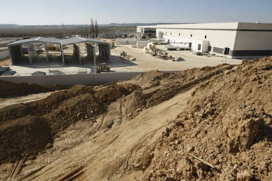 CGT muestra su apoyo a las activistas contra el macromatadero de Binéfar