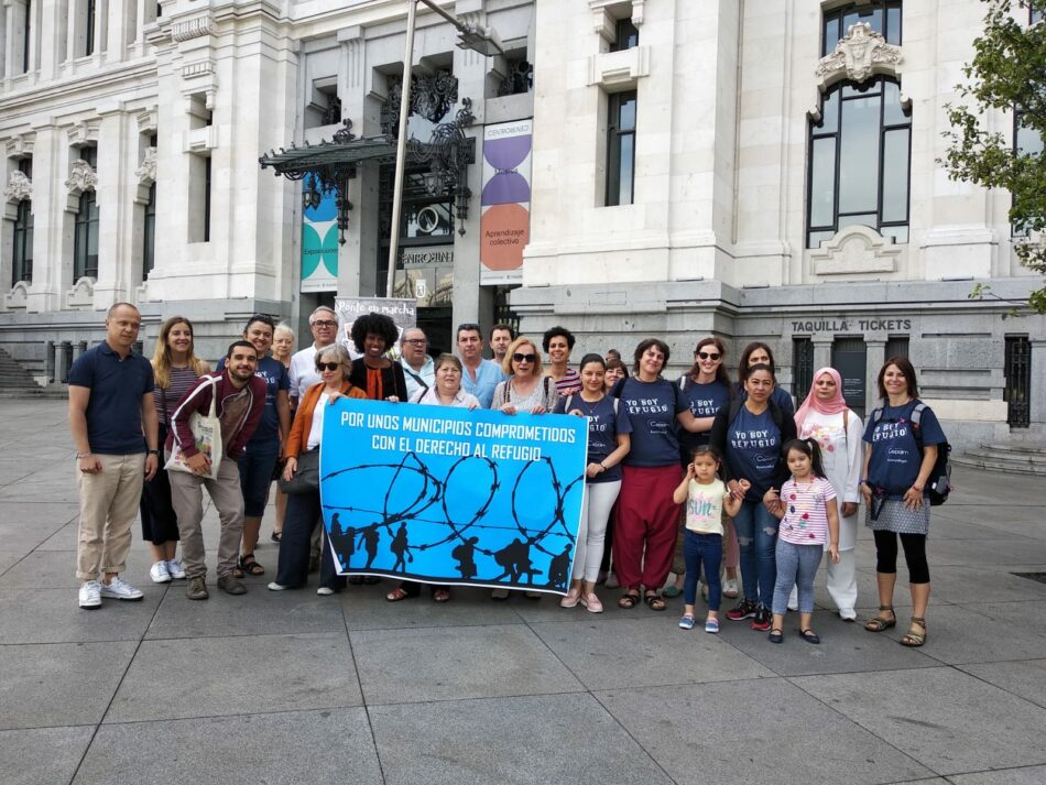 Reclaman a Martínez-Almeida que mantenga el compromiso del Ayuntamiento de defensa y acogida de personas refugiadas