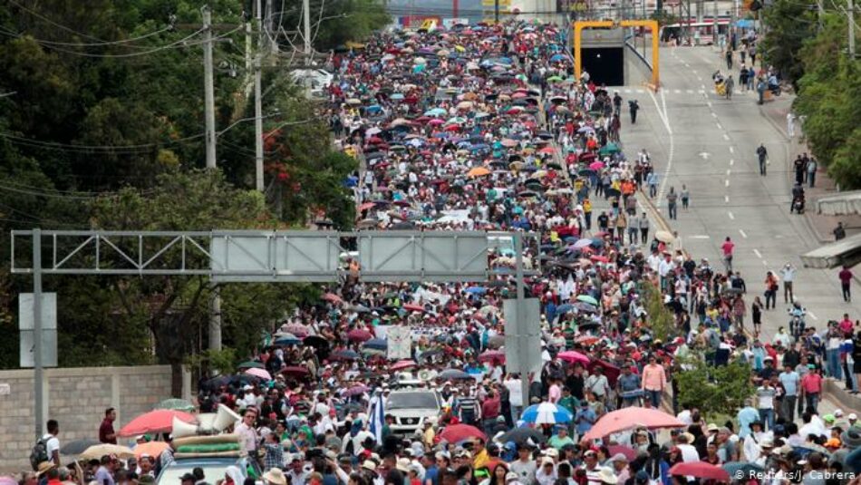 Choques entre la policía y los manifestantes en el segundo paro nacional de protesta en Honduras